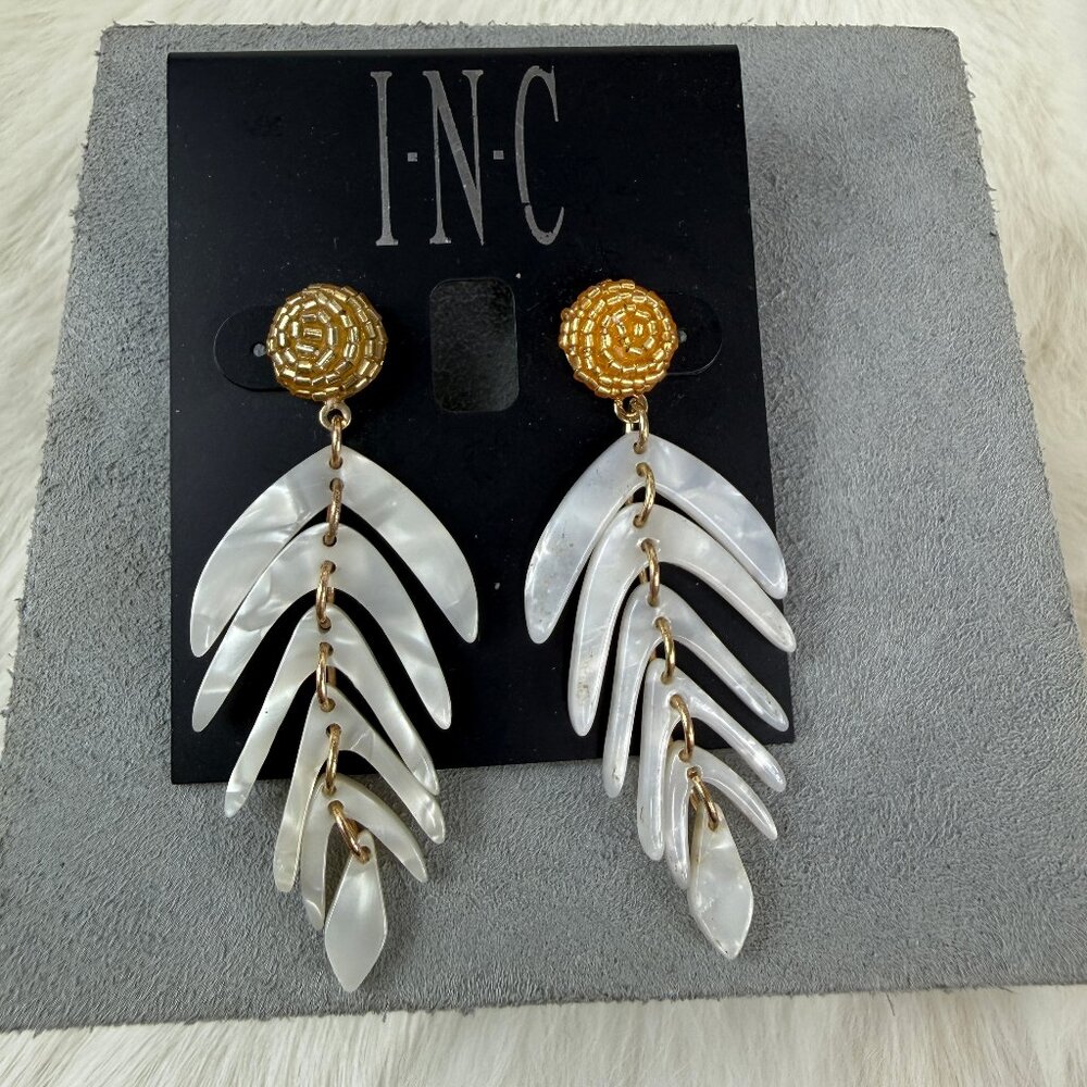 INC International Palm Leaf Gold Tone Shakey Articulated Pierced Earrings - Picture 1 of 4